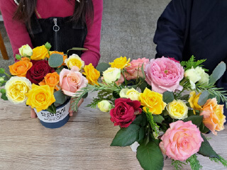 杉本バラ園のフラワーアレンジメント体験